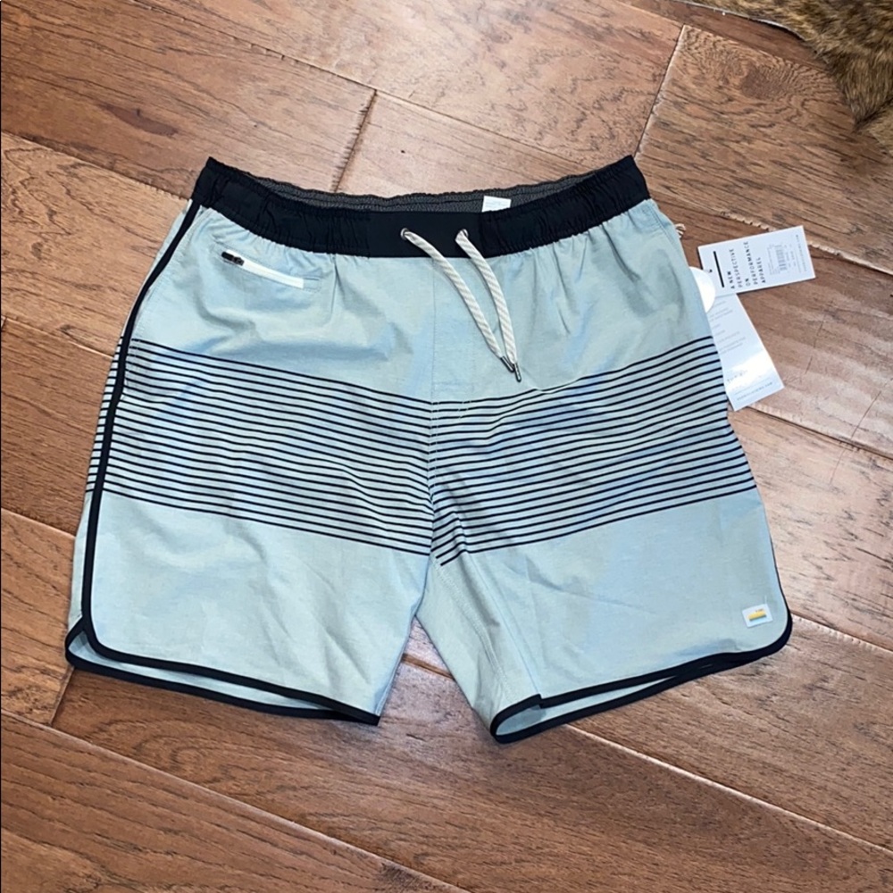 Never worn. Vuori banks shorts. Linerless. Size XL